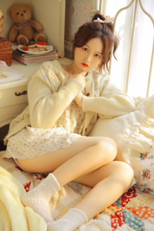 翘臀美女xx00后进式在阳台图