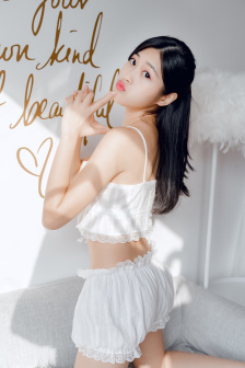 日本乱亲伦视频